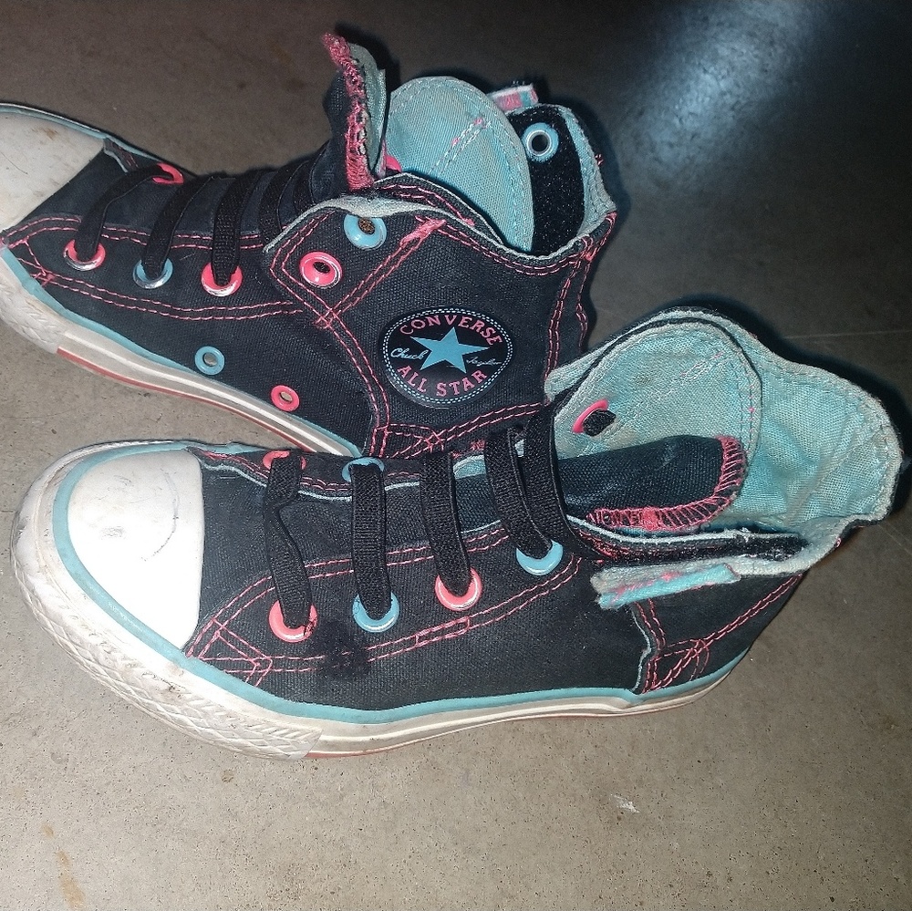 Free*** Converse hightops Velcro sides